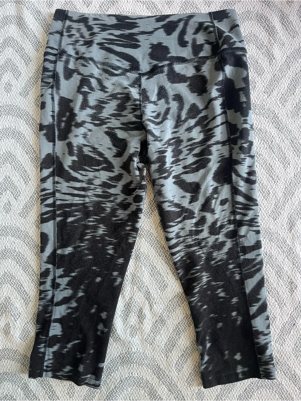 NIKE Dri-Fit Women’s Black Grey Legging Capri Pants Medium